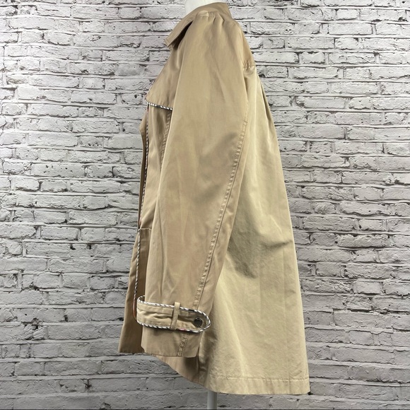 GUESS Rain Coat 🧥 - Picture 9 of 12